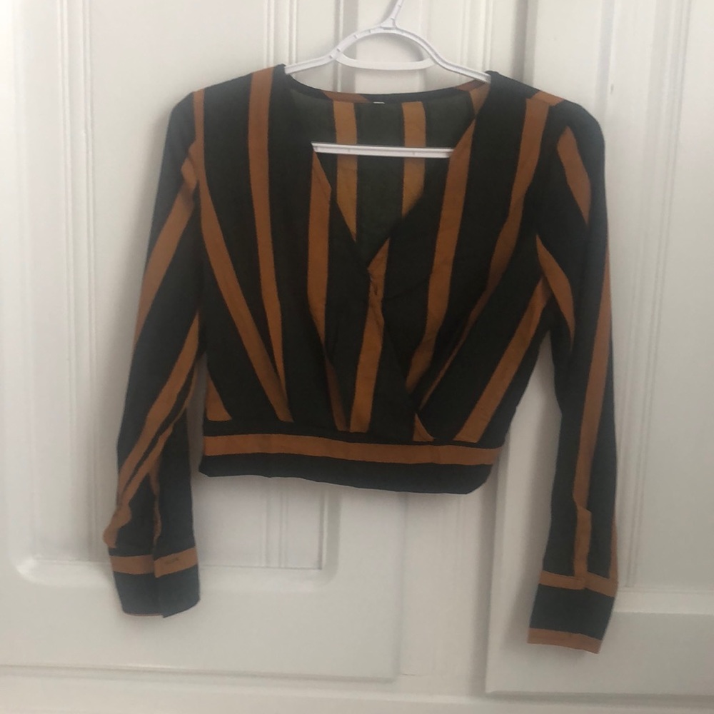 long sleeve crop top